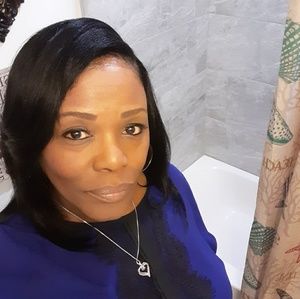 Meet your Posher, Cassandra